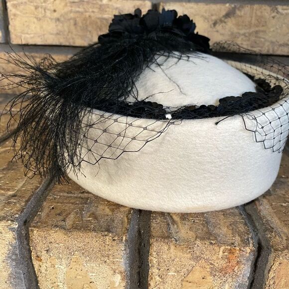 Cream and black womens hat - Picture 2 of 5